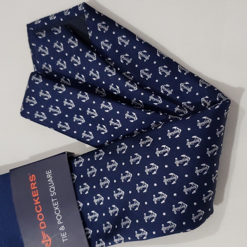 DOCKERS & POCKET SQUARE OS - Picture 3 of 7